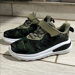 Camo Adidas Fortarun Toddler Size8